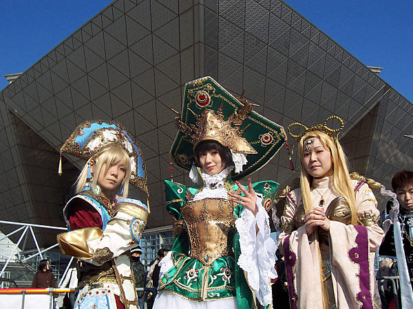 The_Cosplayers_of_Comiket_69.jpg