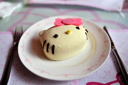 20110724_hello-kitty-cake.jpg