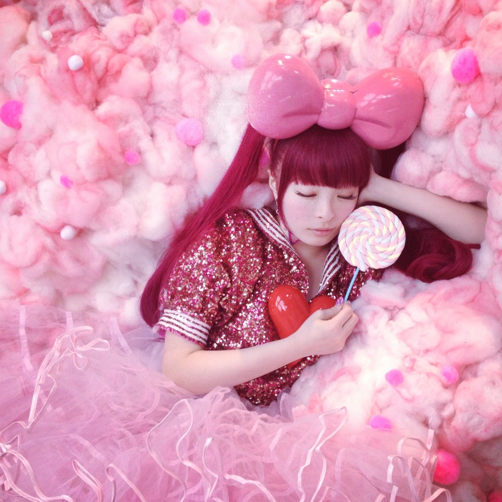 Kyary Pamyu Pamyu fera le show à Japan Expo.