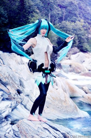 Shiro cosplay at Miku Append (Photo by S)