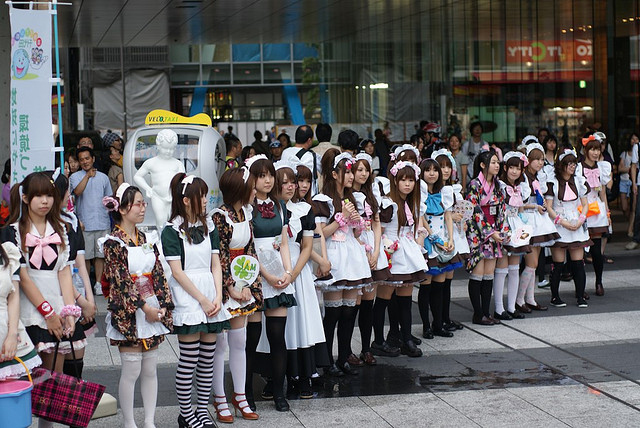 Concours de maid à Akihabara par steve nagata