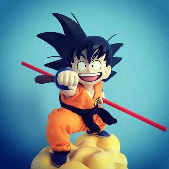 San Goku nuage figurine
