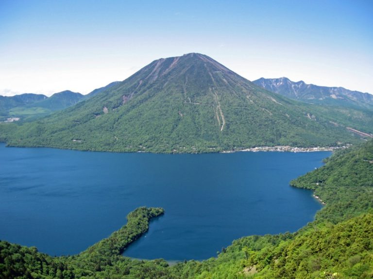 Lire la suite à propos de l’article Mont Nantai et Lac Chūzenji.