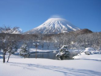 Lire la suite à propos de l’article Mont Yotei ou Ezo Fuji.