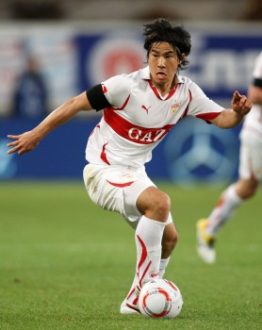 Lire la suite à propos de l’article Football, les Japonais en Europe : le bijou d’Okazaki et celui de Miyaichi.